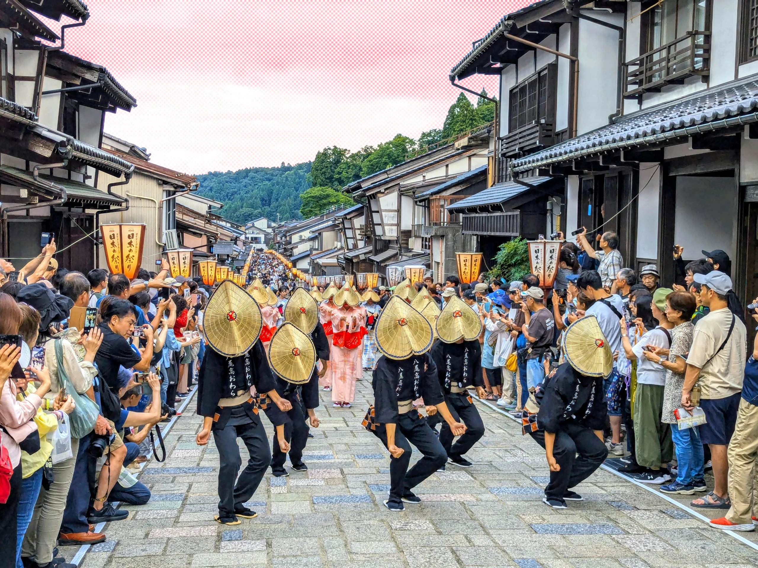 Obon Matsuri : histoire, traditions et symboles d’un festival ancestral japonais